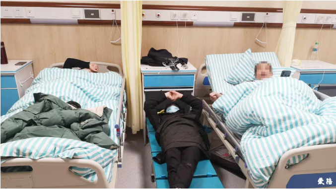 1602839072269765.png 愛陪共享陪護床共享輪椅,憑什么讓大醫院選擇你2.png